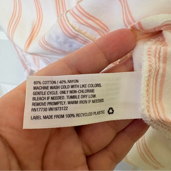 Universal Thread | Button Up Top - Picture 5 of 5